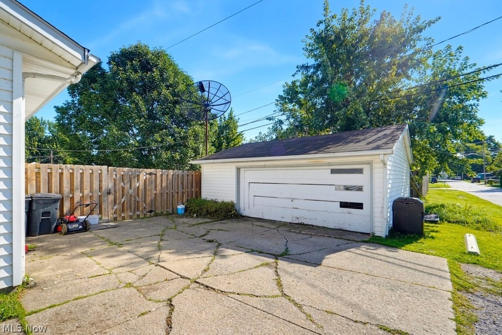 1295 Mohegan Trail