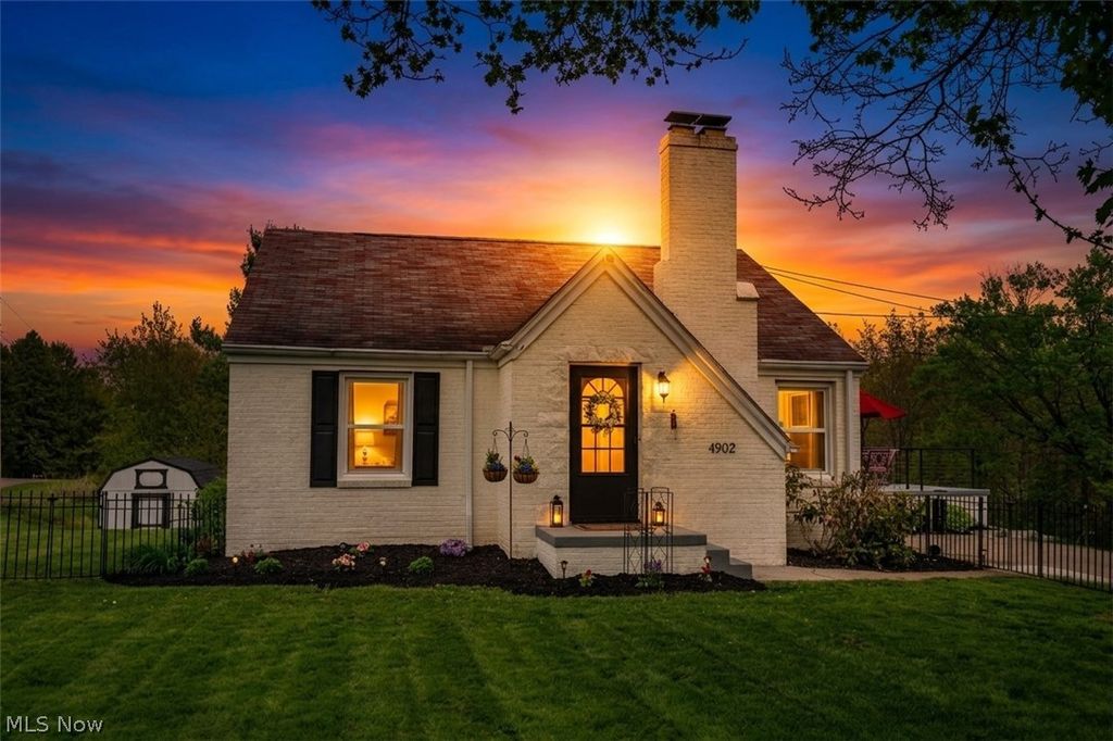 Photo of 4902 Clardell Avenue SW, Canton, OH 44706 (MLS # 5204720)