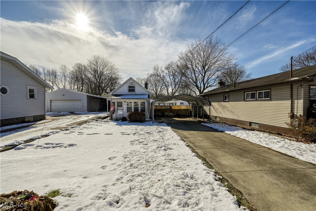 Akron, Ohio 44314, United States, 2 Bedrooms Bedrooms, ,1 BathroomBathrooms,Residential,Pending,10524