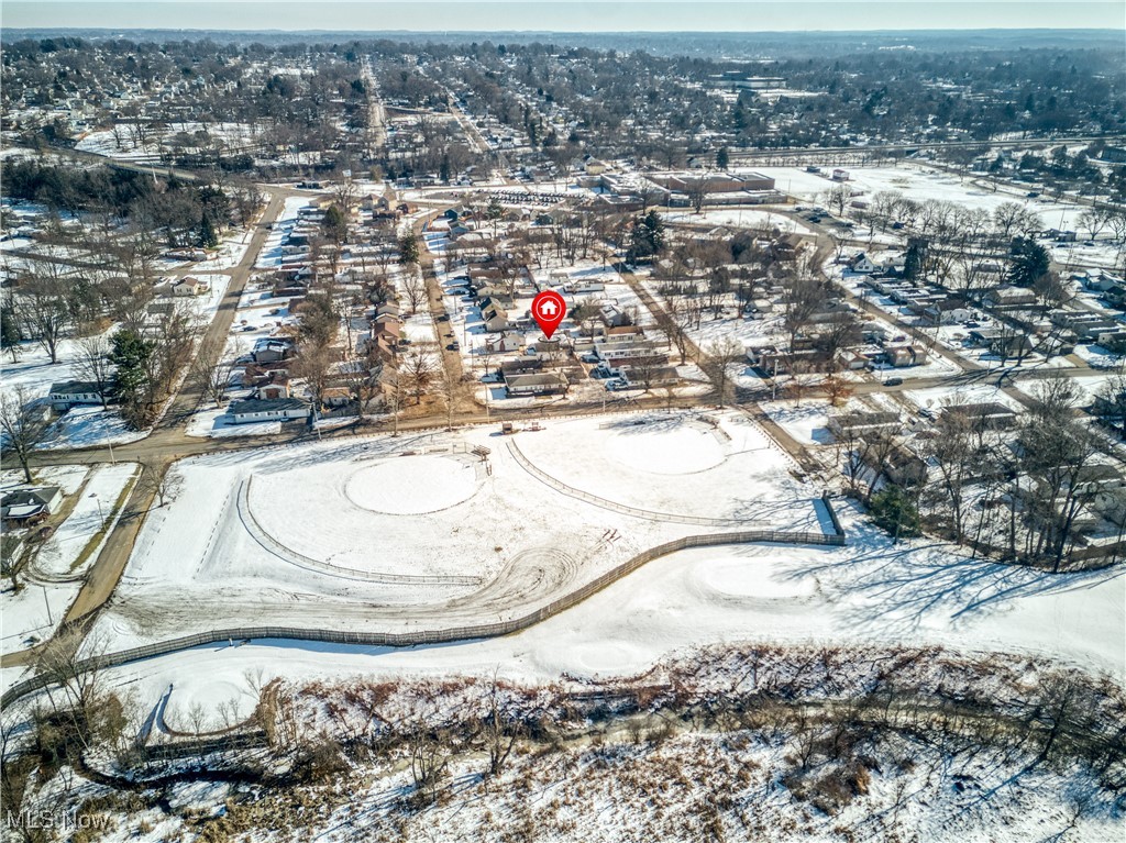 Akron, Ohio 44314, United States, 2 Bedrooms Bedrooms, ,1 BathroomBathrooms,Residential,Pending,10524