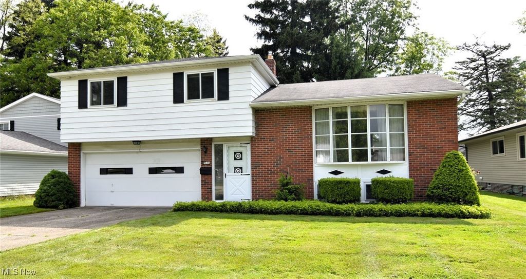 Photo of 6531 Arbordale Avenue, Solon, OH 44139 (MLS # 5181707)