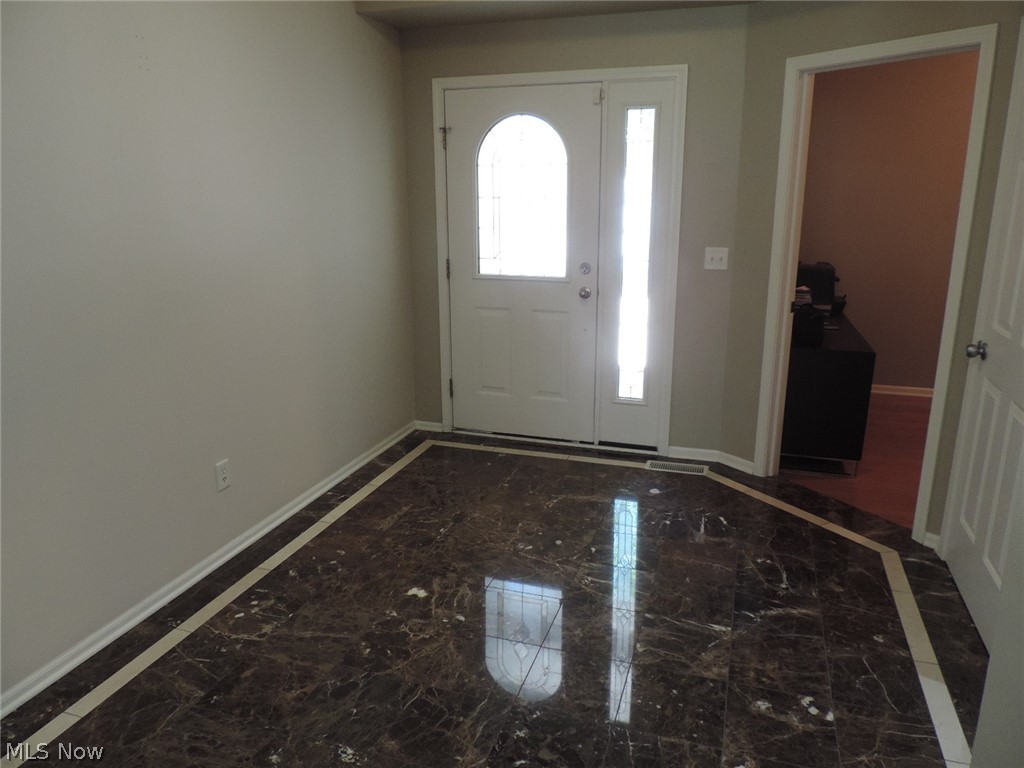 Vista Lago Condo - Residential