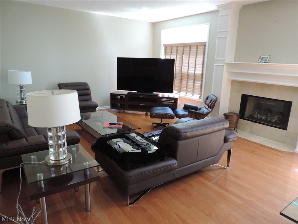 Vista Lago Condo - Residential