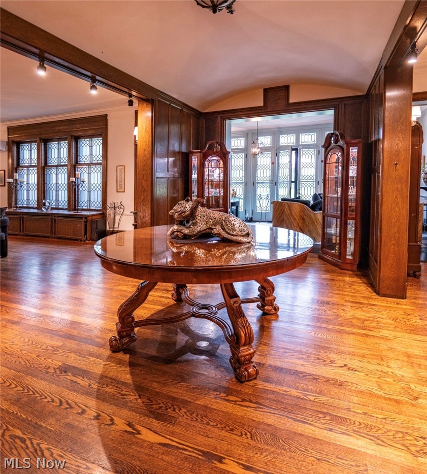 Bratenahl - Residential