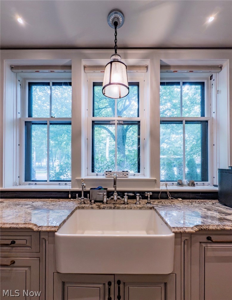 Bratenahl - Residential