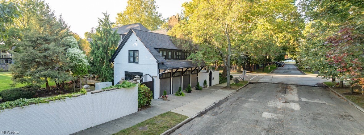 Bratenahl - Residential