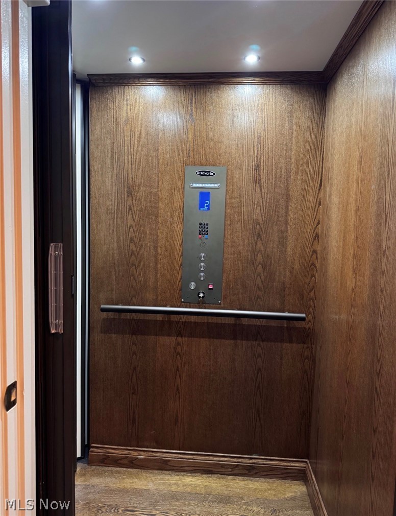 Bratenahl - Residential