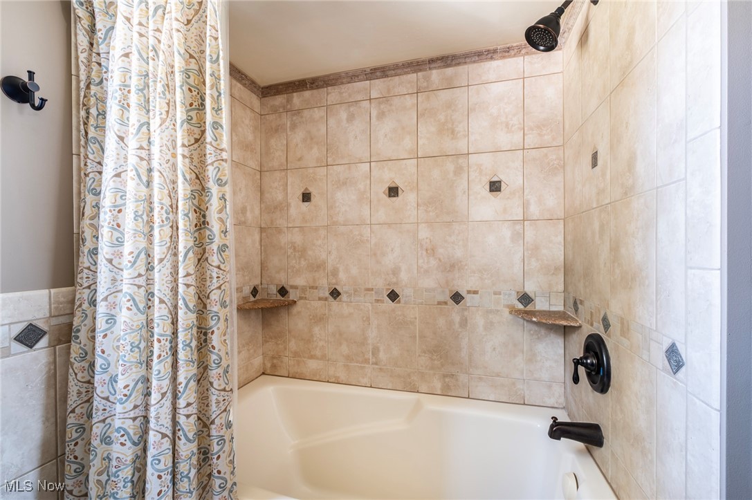 3870 Ayrshire Drive, Austintown, Ohio image 26