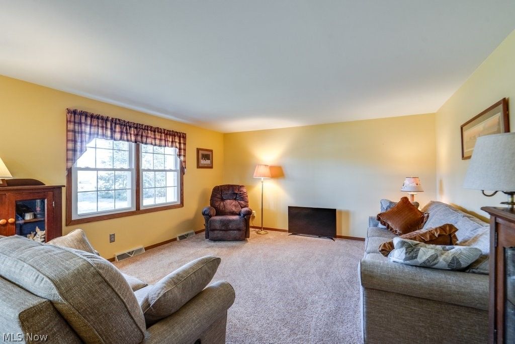 Photo of 15269 Arnold Road, Dalton, OH 44618 (MLS # 5195349)