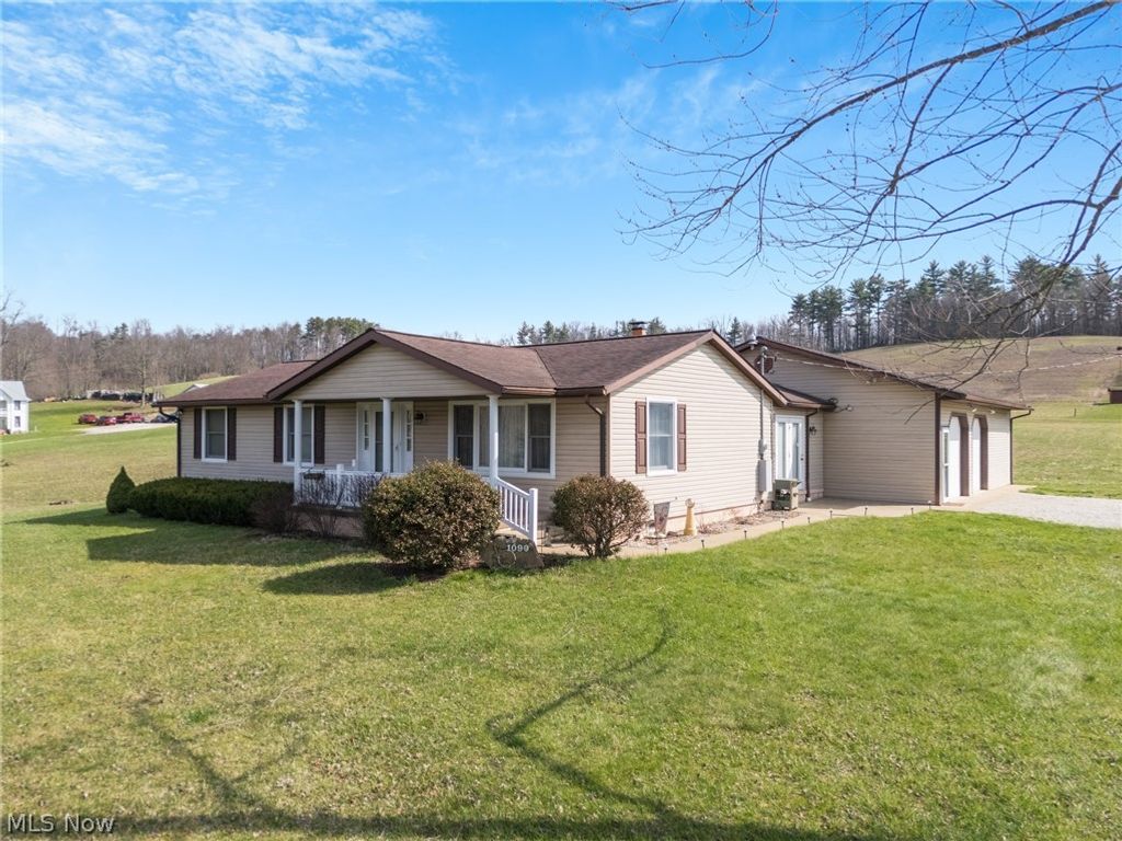 Photo of 1090 Fort Road SW, Dellroy, OH 44620 (MLS # 5196126)