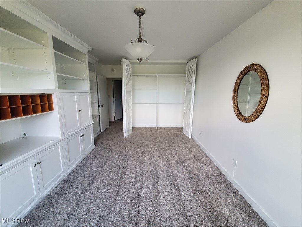 Bratenahl, Ohio 44108, United States, 2 Bedrooms Bedrooms, ,2 BathroomsBathrooms,Residential,Active,48481