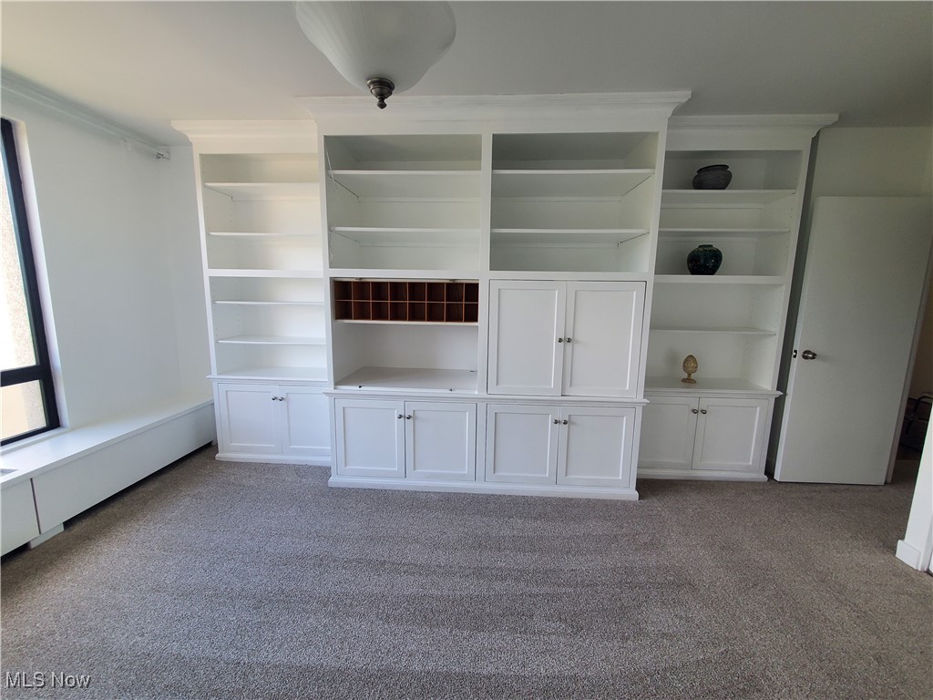 Bratenahl, Ohio 44108, United States, 2 Bedrooms Bedrooms, ,2 BathroomsBathrooms,Residential,Active,48481