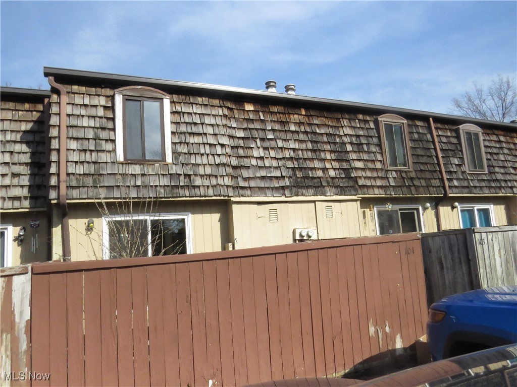 Painesville Township, Ohio 44077, United States, 2 Bedrooms Bedrooms, ,2 BathroomsBathrooms,Residential,Contingent,89377