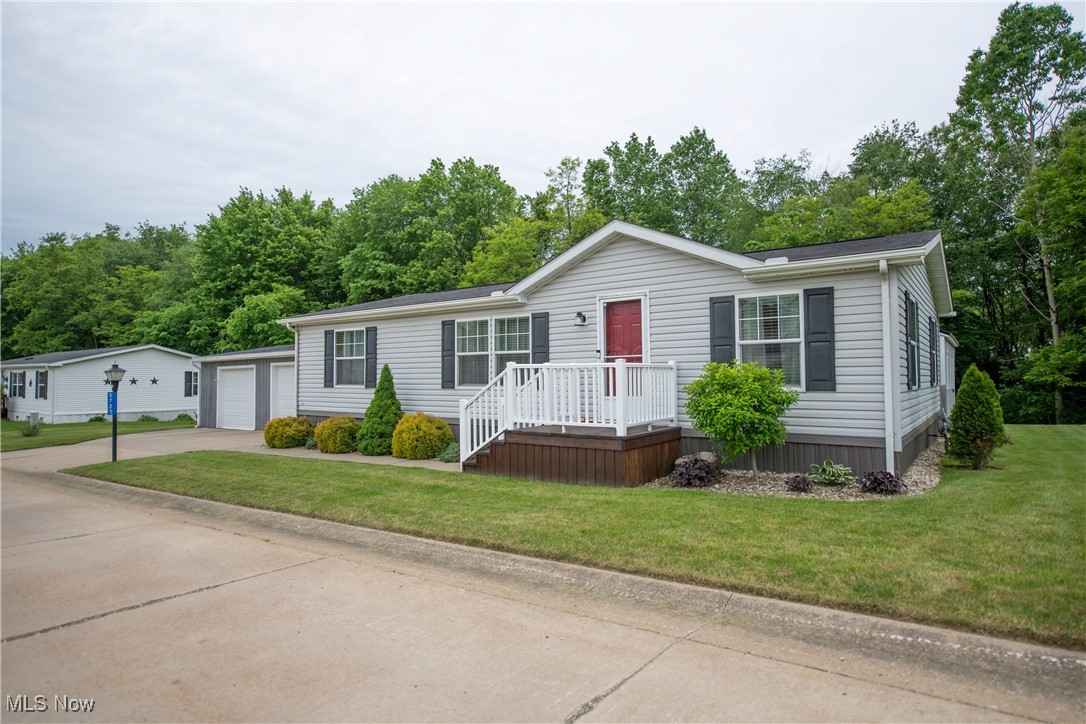 5725 Joleda Drive, Canton, Ohio image 2