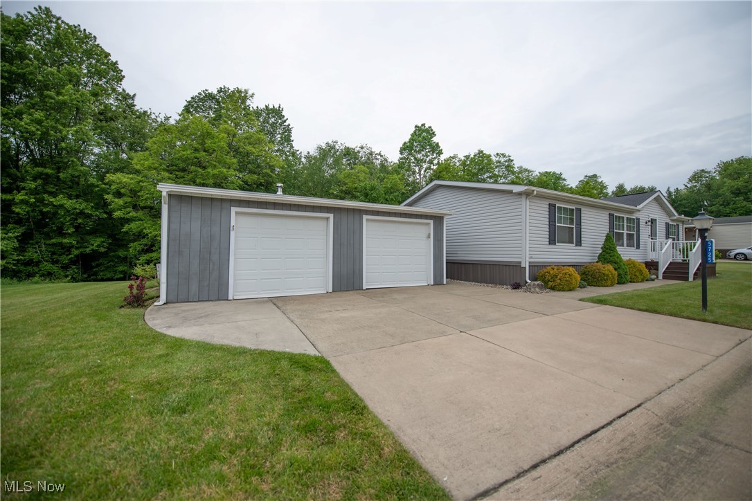 5725 Joleda Drive, Canton, Ohio image 35