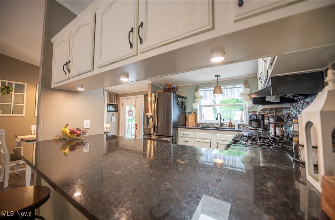 5725 Joleda Drive, Canton, Ohio image 6