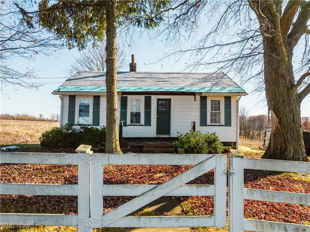 Photo of 2971 Bedford Road, Lowellville, OH 44436 (MLS # 5174139)
