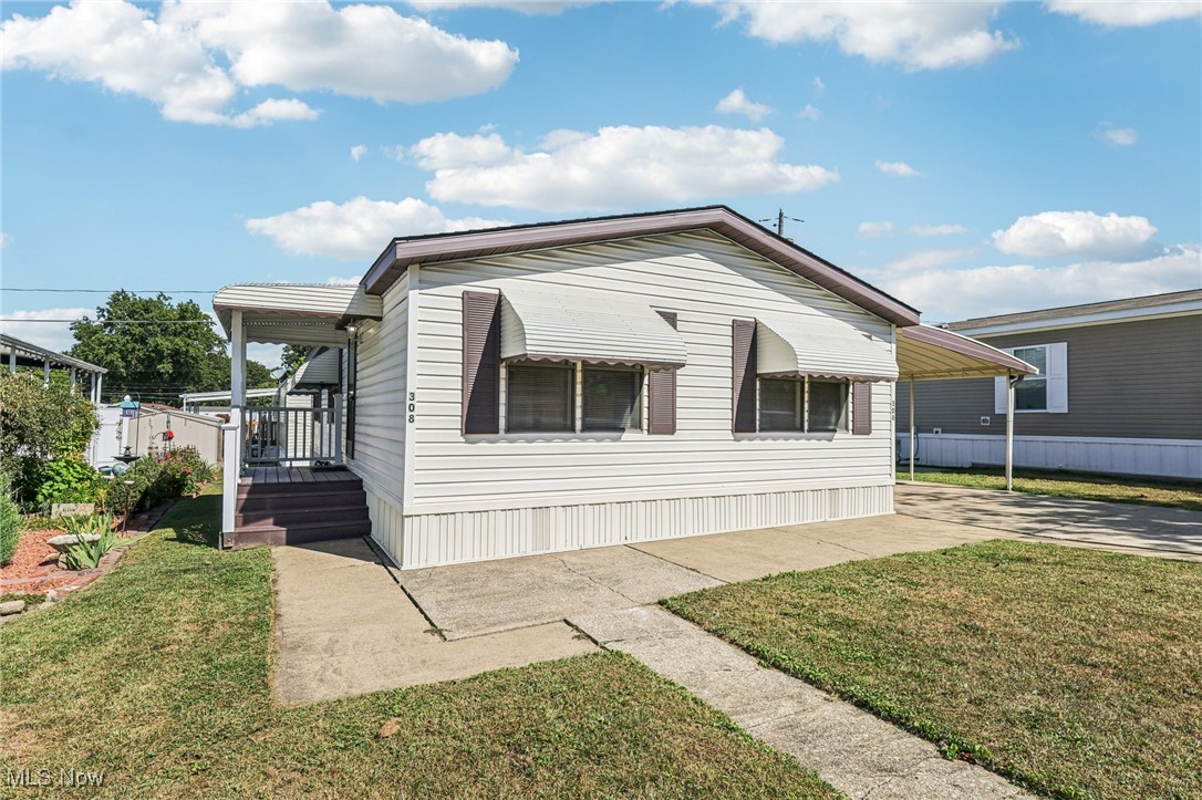 Discover this meticulously maintained double-wide home at Westview Mobile Homes. Featuring three bedrooms and two full bathrooms, this property offers a spacious and welcoming interior, ideal for those in search of comfort and convenience. Situated in a friendly community with easy access to local amenities, this home provides the perfect backdrop for your next chapter. Contact us today to schedule your private showing or to submit an offer!