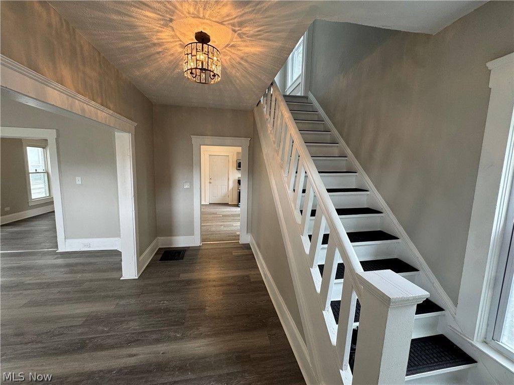 Photo of 3317 Tate Avenue, Cleveland, OH 44109 (MLS # 5206576)