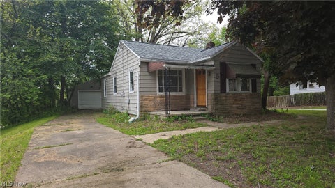 Homes For Sale - 146 Hermann Street<br/> Barberton, OH 44203