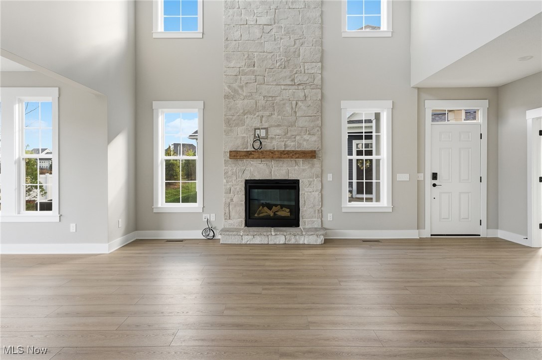 Port Side Condos Ph 1 - Residential