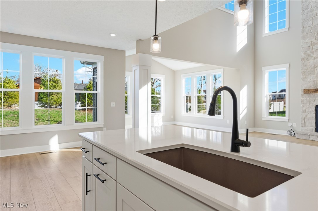 Port Side Condos Ph 1 - Residential