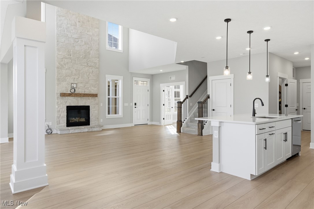 Port Side Condos Ph 1 - Residential