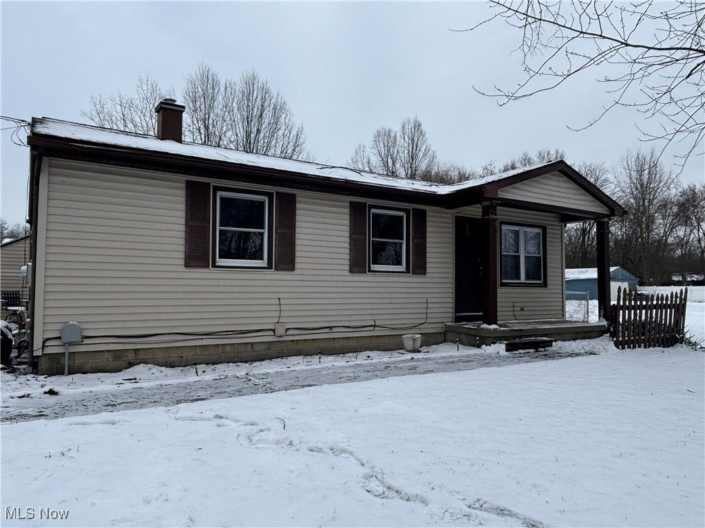 Photo of 4039 Parkwood Avenue, Youngstown, OH 44505 (MLS # 5182064)