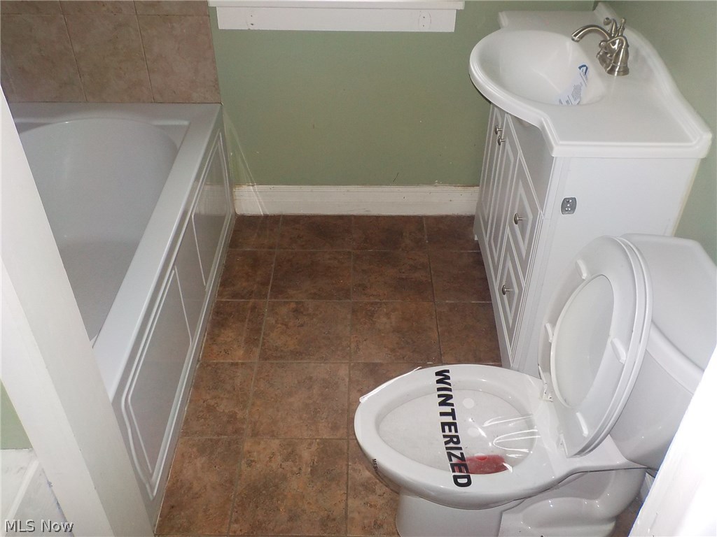 August Shermers Au Fait Sub - Residential