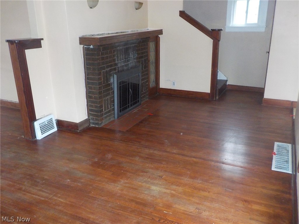 August Shermers Au Fait Sub - Residential