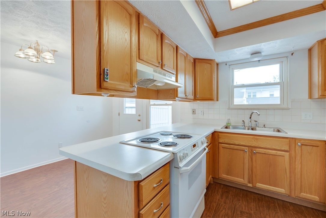 Country Club Twnhs North Condo - Residential