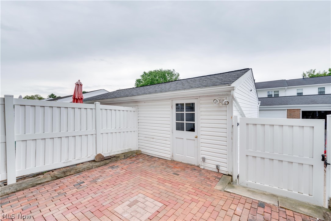 Country Club Twnhs North Condo - Residential