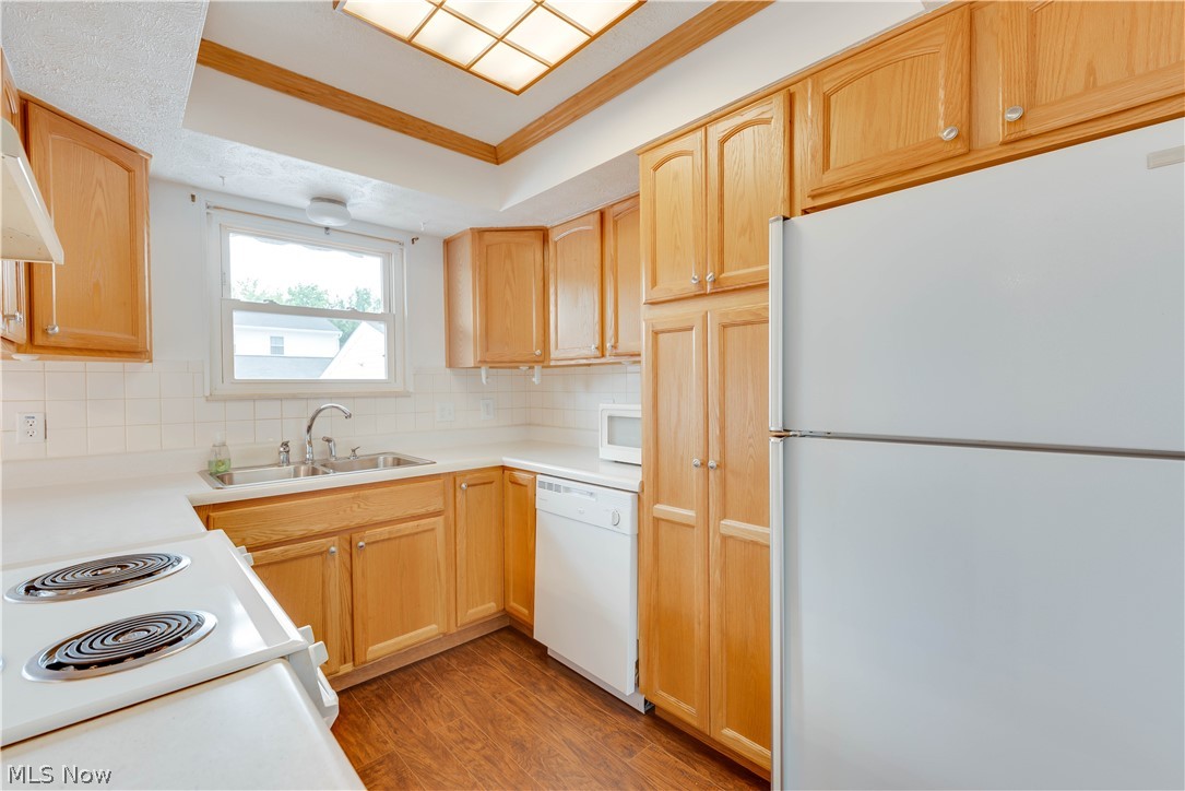 Country Club Twnhs North Condo - Residential