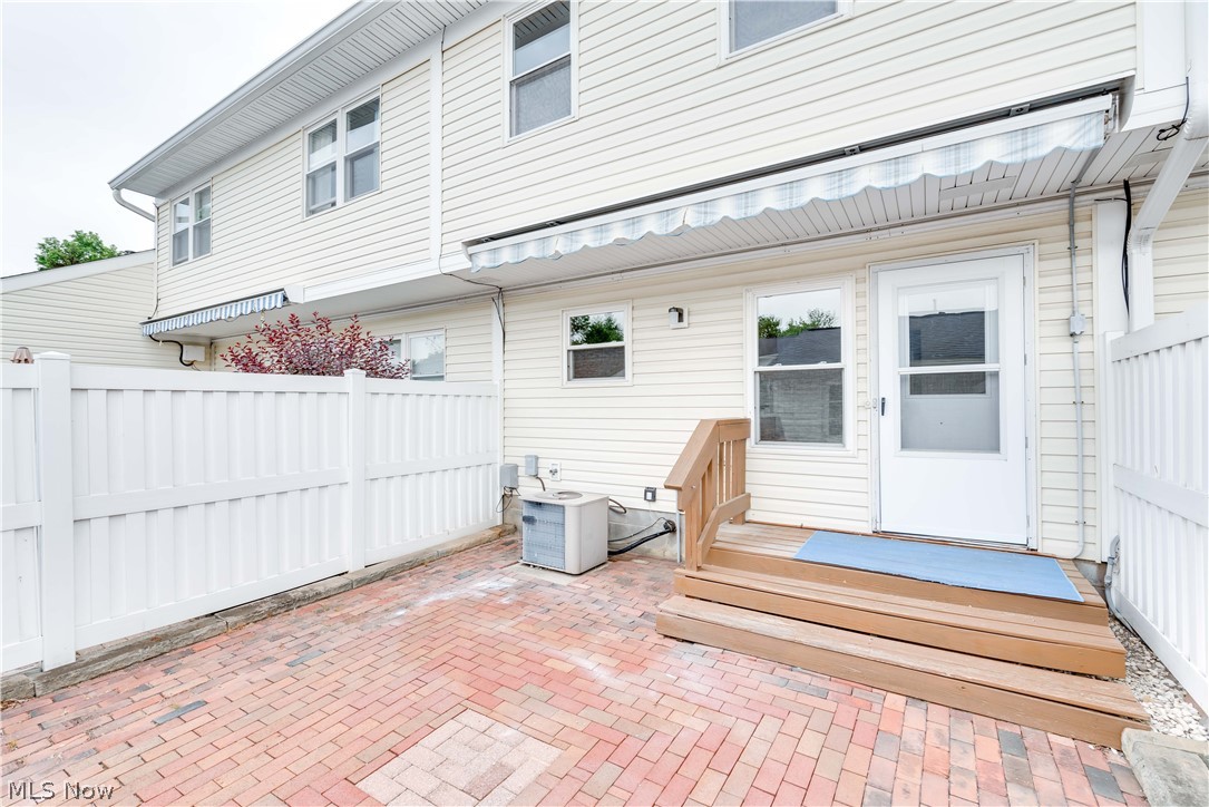 Country Club Twnhs North Condo - Residential