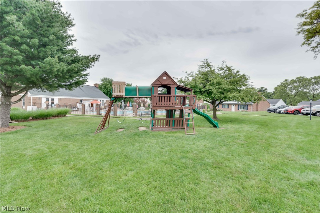 Country Club Twnhs North Condo - Residential