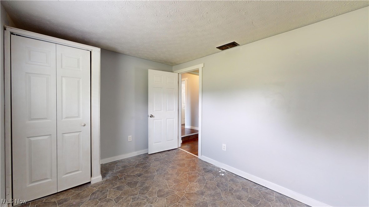 Akron, Ohio 44312, United States, 4 Bedrooms Bedrooms, ,2 BathroomsBathrooms,Residential,Contingent,93253