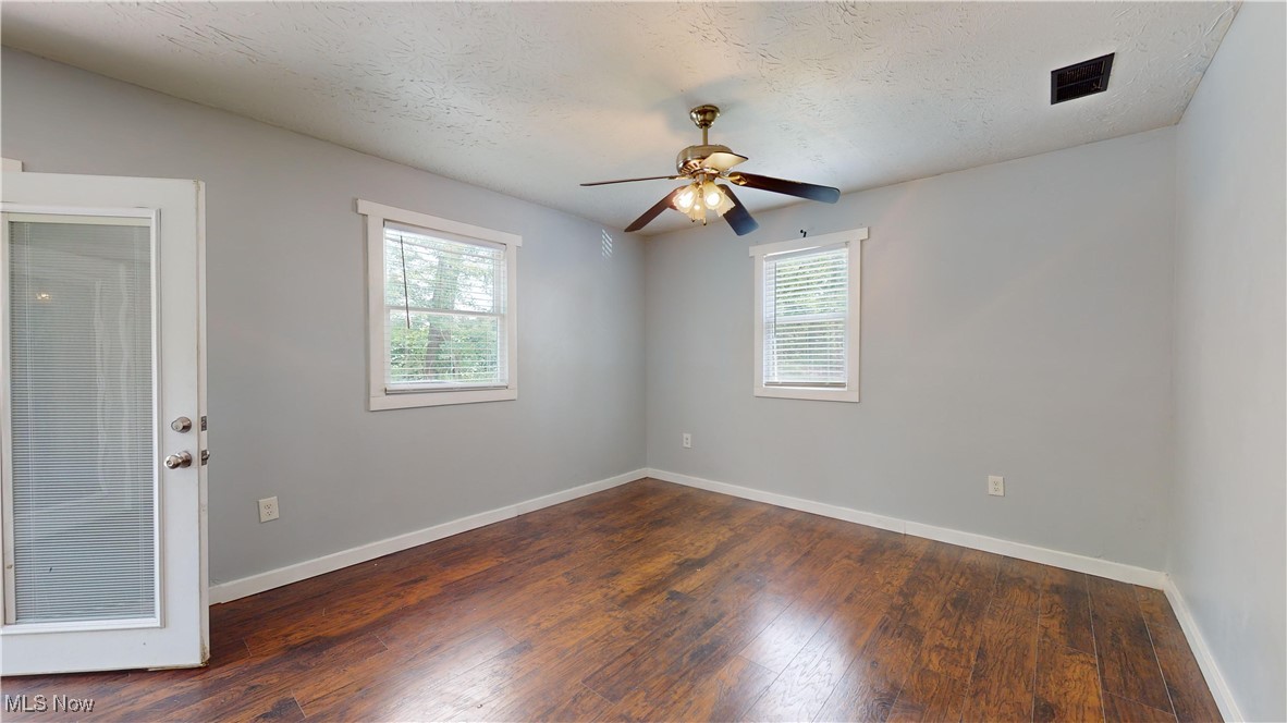 Akron, Ohio 44312, United States, 4 Bedrooms Bedrooms, ,2 BathroomsBathrooms,Residential,Contingent,93253