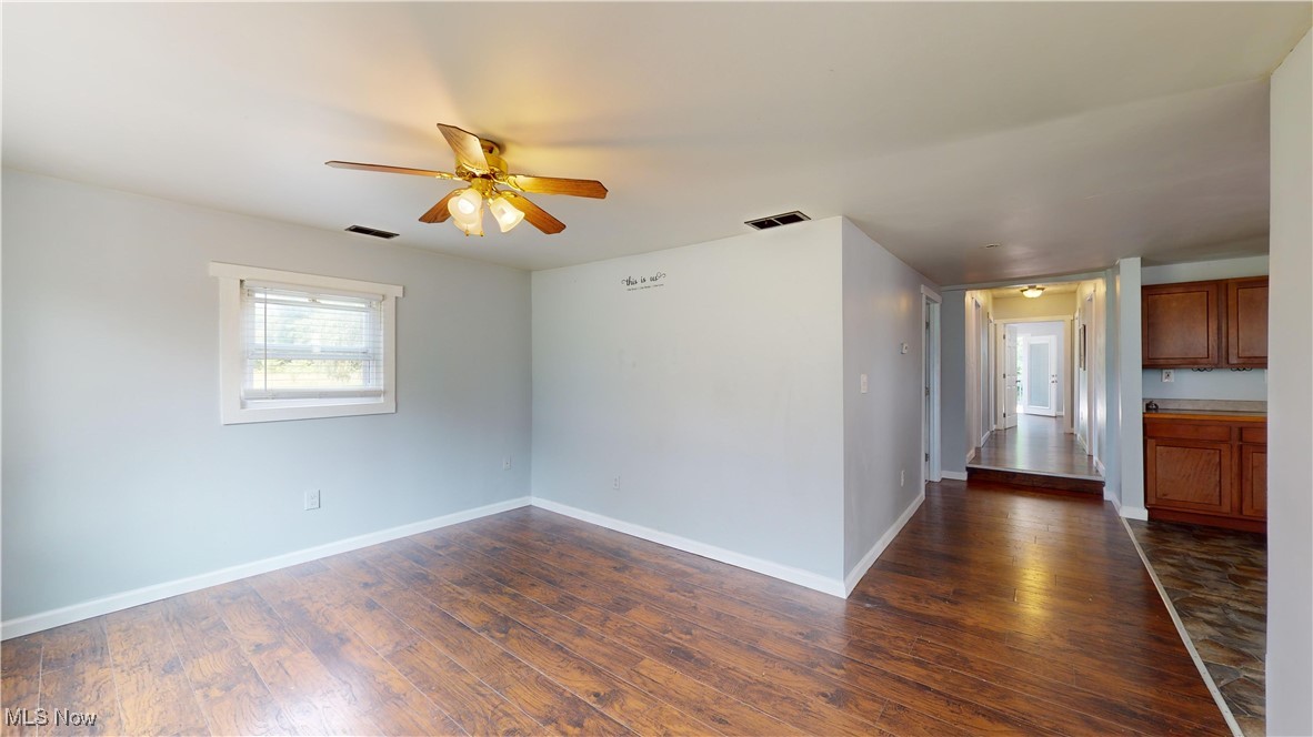 Akron, Ohio 44312, United States, 4 Bedrooms Bedrooms, ,2 BathroomsBathrooms,Residential,Contingent,93253