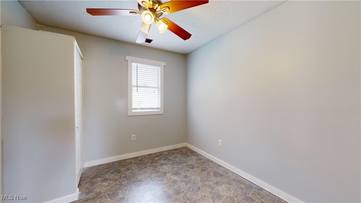 Akron, Ohio 44312, United States, 4 Bedrooms Bedrooms, ,2 BathroomsBathrooms,Residential,Contingent,93253