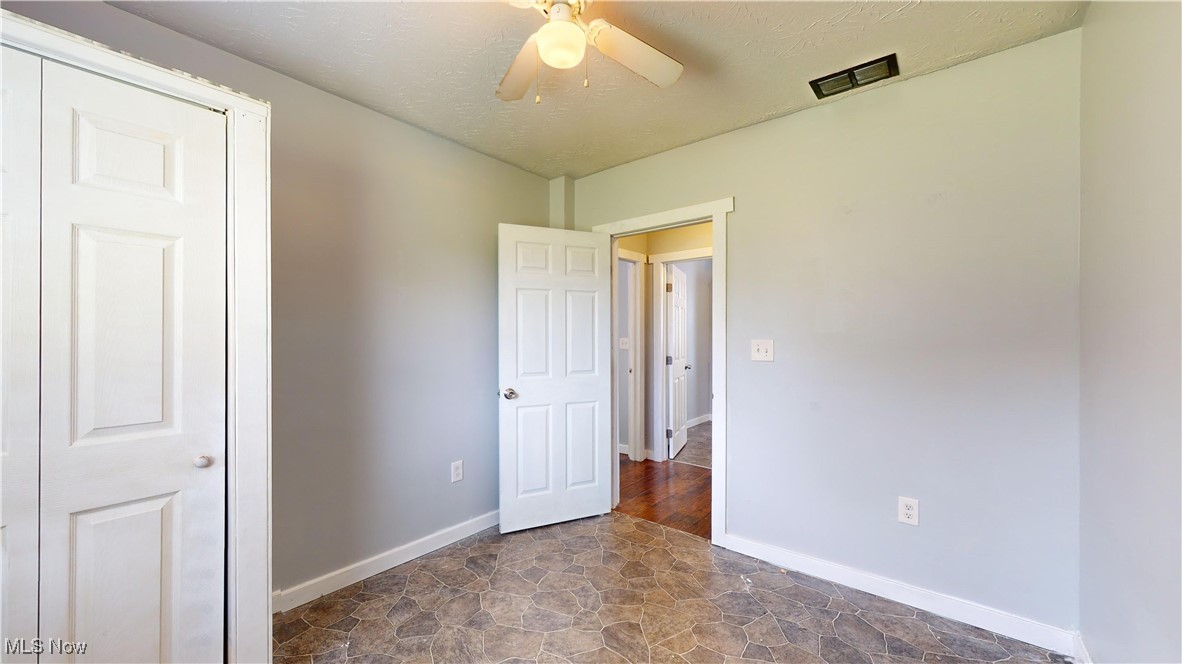 Akron, Ohio 44312, United States, 4 Bedrooms Bedrooms, ,2 BathroomsBathrooms,Residential,Contingent,93253