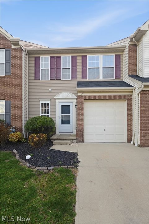 Townhouse For Rent - 104 Pyrite Court<br/> Cuyahoga County, Berea, OH 44017