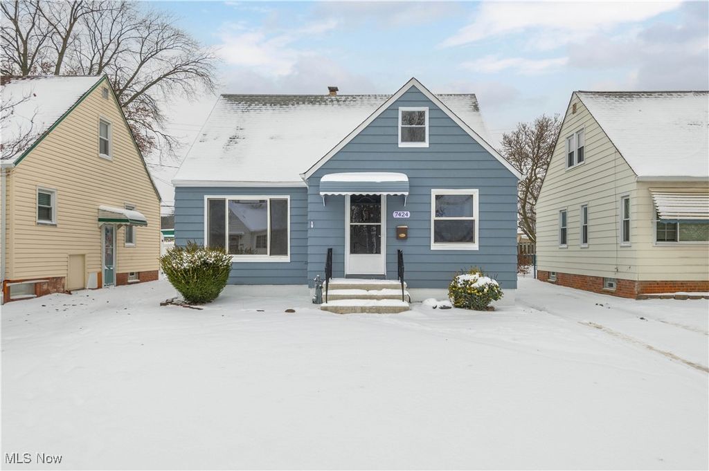 Photo of 7424 Traymore Avenue, Brooklyn, OH 44144 (MLS # 5177468)