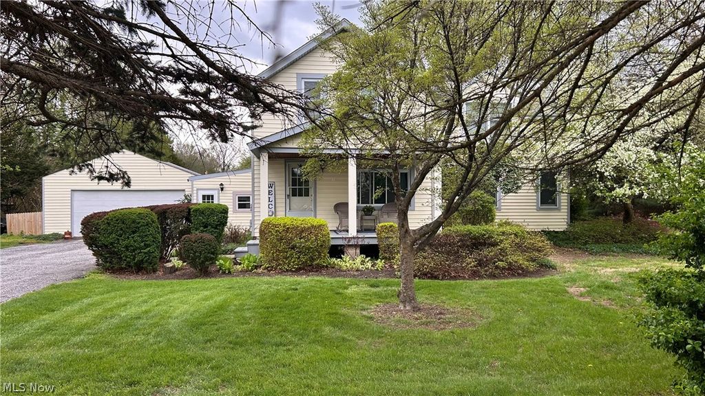 Photo of 8772 Lake Shore Boulevard, Mentor, OH 44060 (MLS # 5206202)
