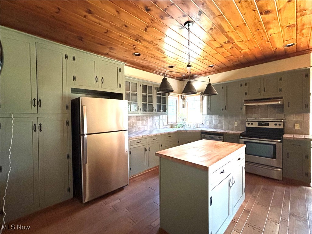 Schooner Bay - Residential