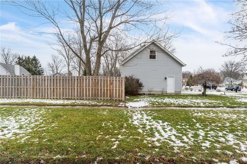 Tiny photo for 100 Pembridge Court, Sheffield Lake, OH 44054 (MLS # 5179368)