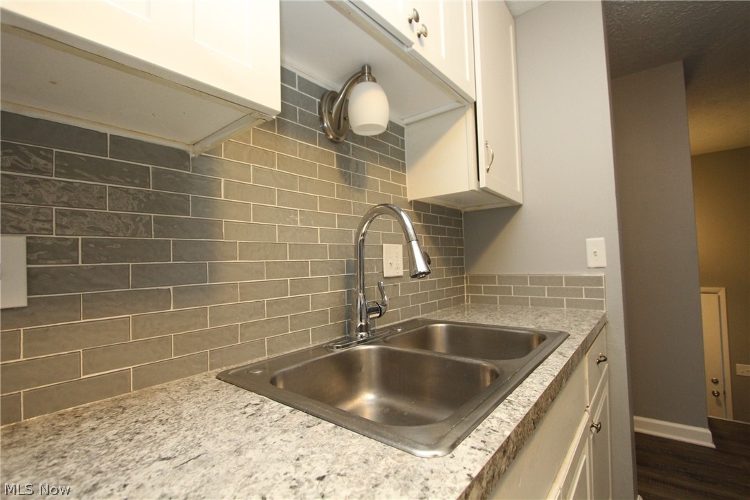 Lakeway Woods Resub 02 - Residential Lease