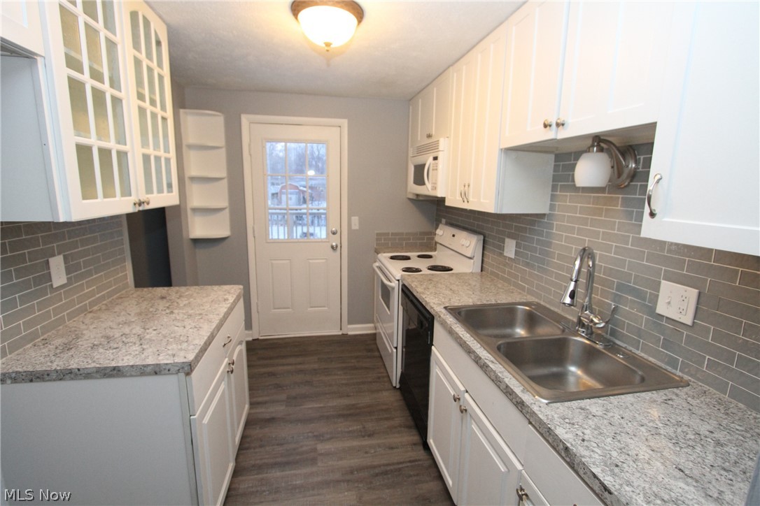 Lakeway Woods Resub 02 - Residential Lease