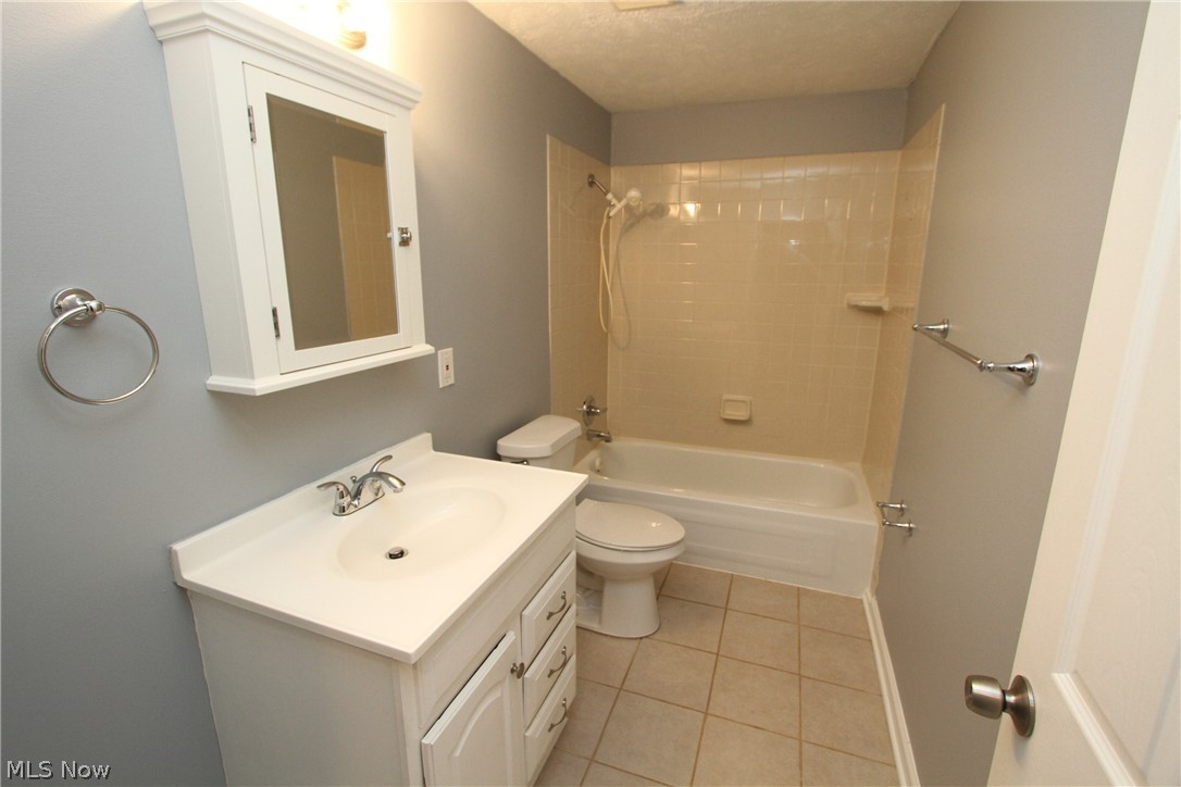 Lakeway Woods Resub 02 - Residential Lease