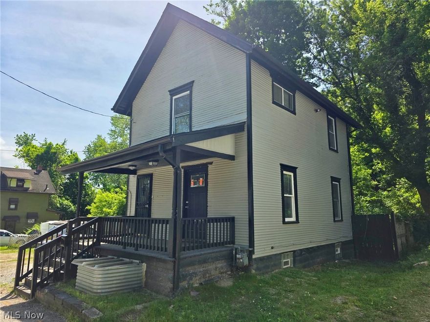 Welcome to 392 Bailey Court! Three Unit Building with updated kitchens, bathrooms, newer fixtures and updated electric! Each unit featuring a bedroom, dine-in kitchen and bath room. Move-in ready with estimated gross rent of $2,045 with owner paying all utilities! Great investment
