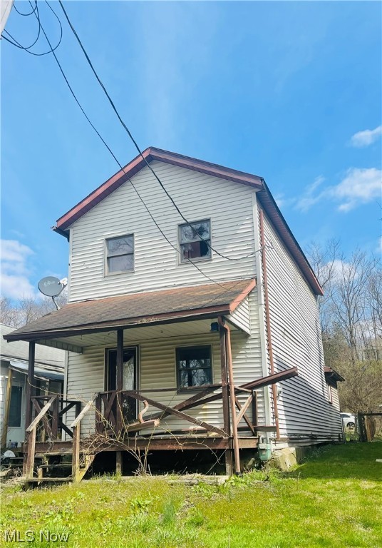 Investors special! This 2 bed, 1 bath home is just in need of some extra love and could be an income producer in no time! Located off St. Rt 666, right before Riverside Park. Call today to schedule your private showing!